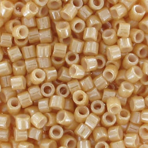 Miyuki Delica 10/0 DBM0205 - Light Caramel Ceylon x8g