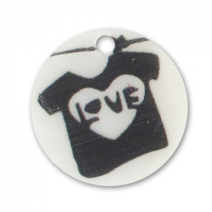 Sequin Nacre imprimé 20 mm Tee-shirt Love x1