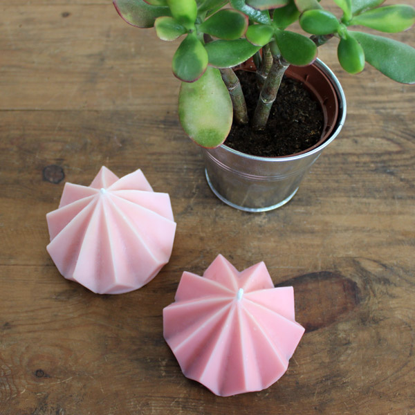 Comment réaliser des bougies avec un moule en latex ? Comment réaliser des bougies avec un moule en latex ?