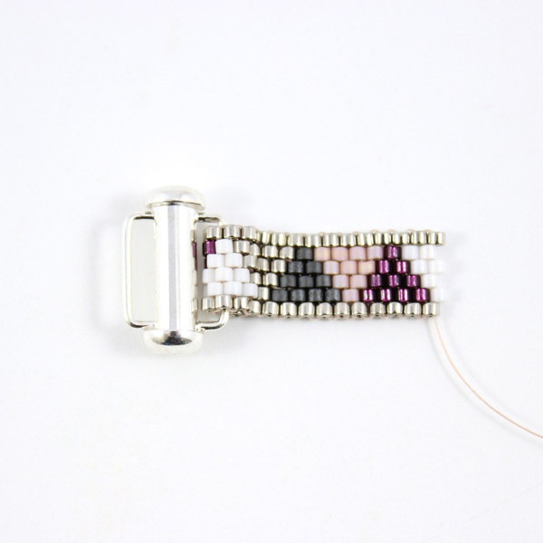 Schéma Comment adapter les tissages de perles aux fermoirs coulissants à boucles ? Schéma Comment adapter les tissages de perles aux fermoirs coulissants à boucles ?