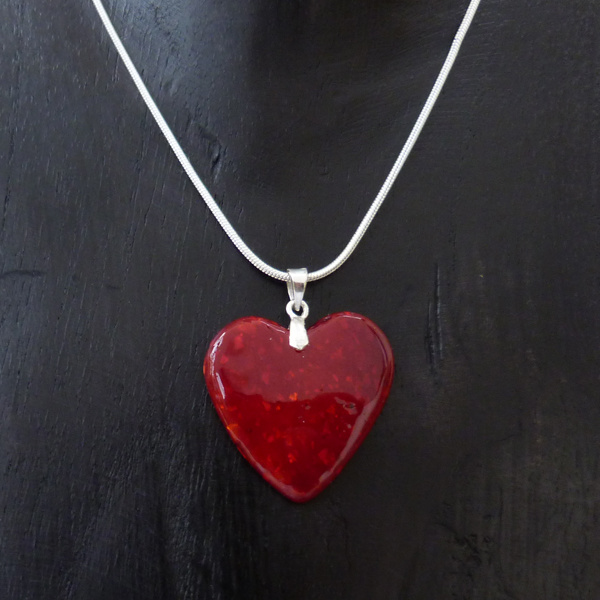 Collier cœur pâte polymère