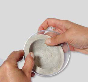 Réaliser un bol DIY en béton créatif et peinture acrylique : Etape 4