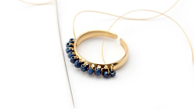 Bague avec perles Facettes de Bohème et Rocailles Miyuki : Etape 1 Bague avec perles Facettes de Bohème et Rocailles Miyuki : Etape 1