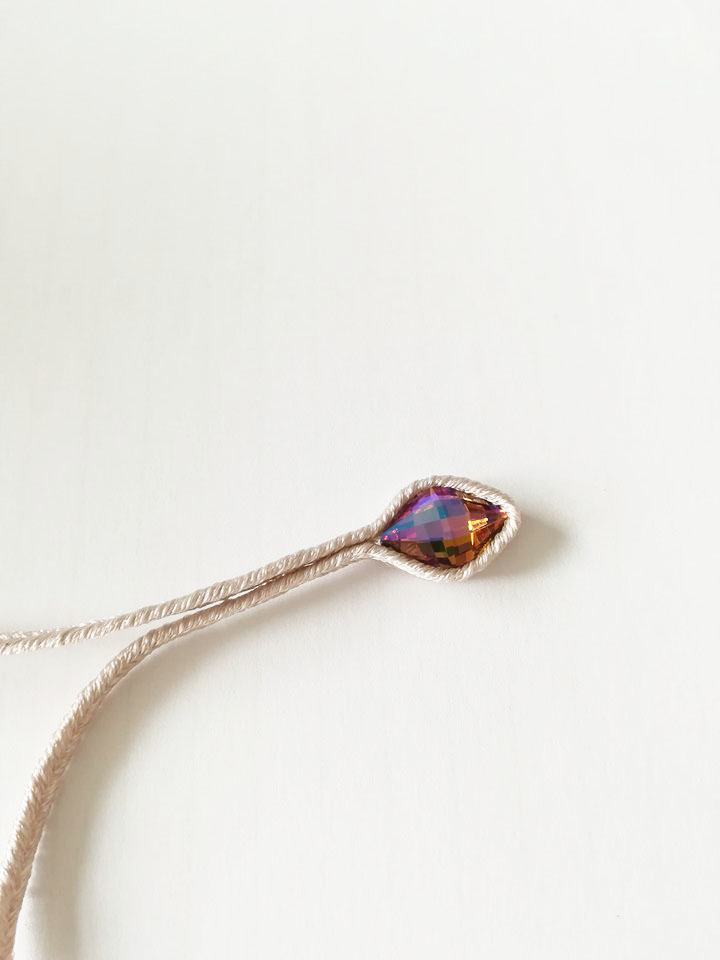 Boucles d'oreilles Bright Wings en soutache moonlight et cristaux PureCrystal : Etape 2