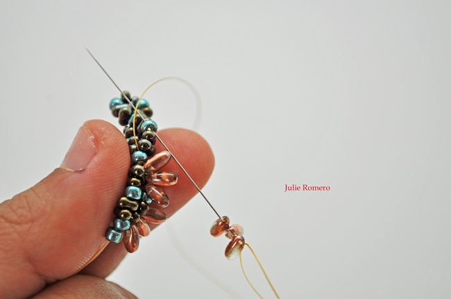 Boucles d'oreilles avec perles Rizo, Farfalles et larmes PureCrystal : Etape 13