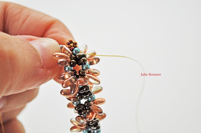 Boucles d'oreilles avec perles Rizo, Farfalles et larmes PureCrystal : Etape 18