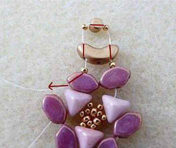 Boucles d'oreilles ABI en perles de verre Paros® Arcos® Minos® et Super Khéops® par Puca® : Etape 8