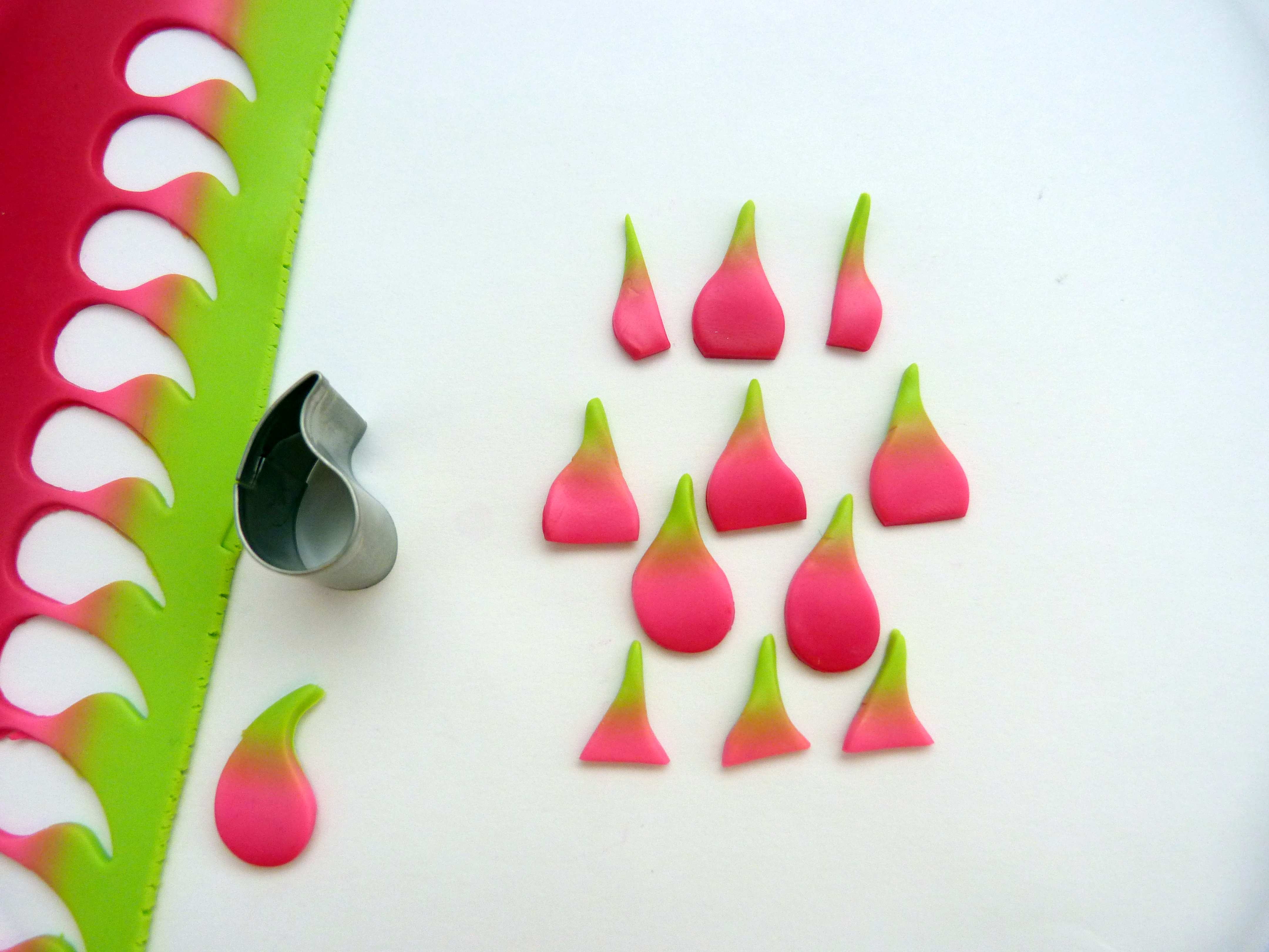 Boucles d'oreilles Fruit du dragon Pitaya en pâte polymère : Etape 12