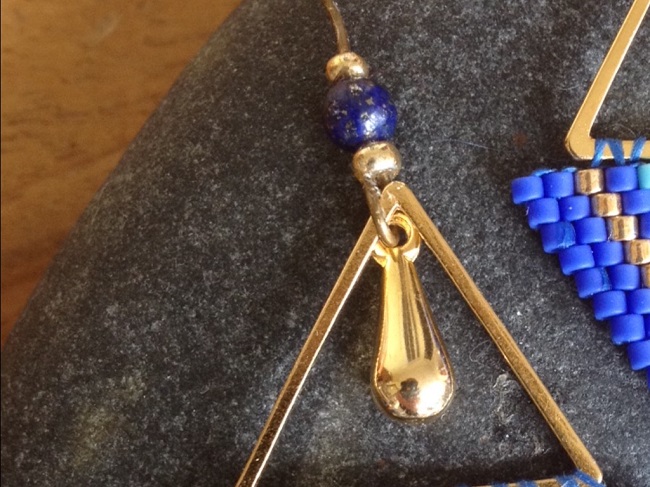 Boucles d'oreilles tissage brickstitch Miyuki Delicas : Etape 4