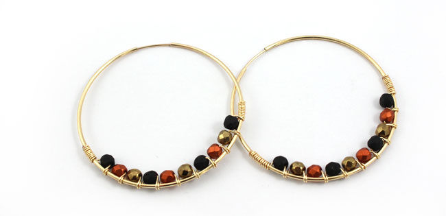 DIY Boucles d'oreilles créoles fantaisie avec des perles facettes de Bohème