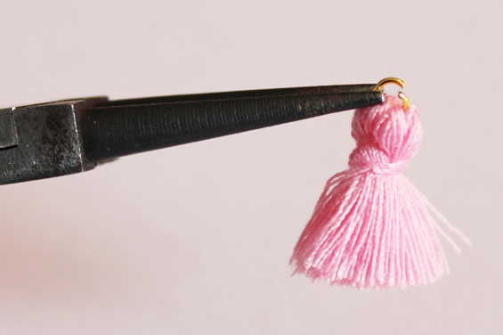 Bracelet Sorbet multirang avec breloques intercalaires dorées et rocailles : Etape 3