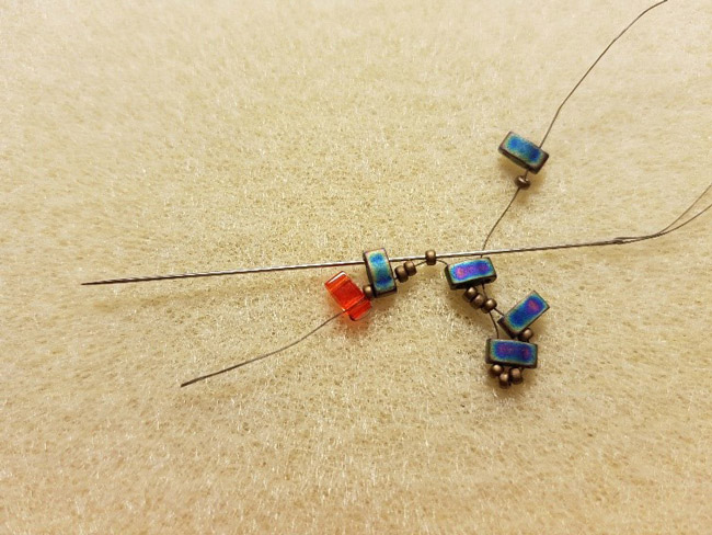 Bracelet 3 chevrons en perles Miyuki Half Tila et rocailles : Etape 8