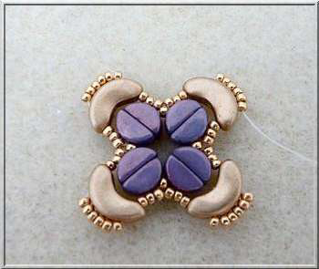 Bracelet DIY forever en perles de verre Kos et Arcos par Puca : Etape 10