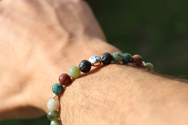 Bracelet Homme agate Indienne et pierre de lave : Etape 1