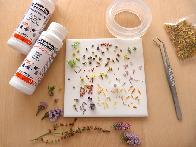Bracelet en résine et inclusion de fleurs séchées : Etape 1