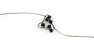 Bracelet jonc toupies Swarovski tissage peyote tubulaire : Etape 2