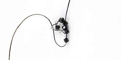 Bracelet jonc toupies PureCrystal tissage peyote tubulaire : Etape 3