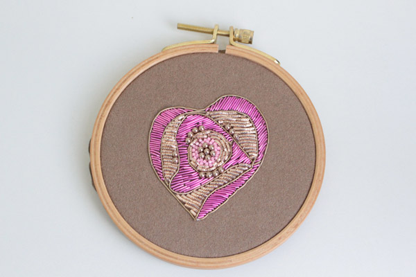 Tutoriel broche en forme de coeur en broderie d'or - Cannetille et jaseron : Etape 6