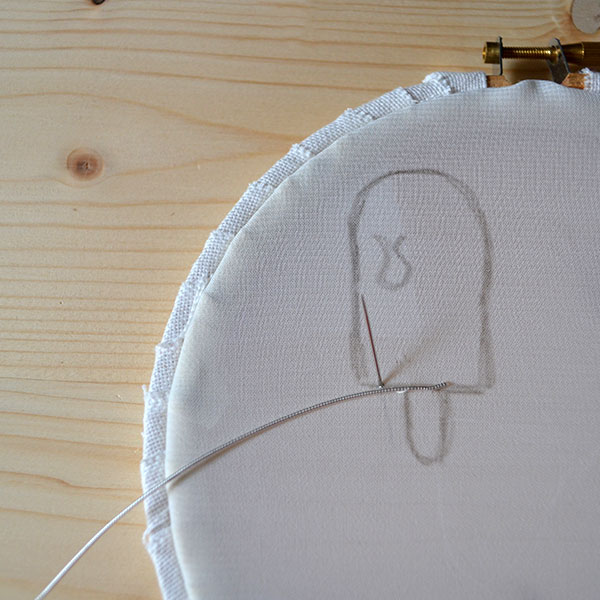 Broche DIY glace en broderie au fil d'or : Etape 4