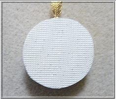 Collier médaillon Madison en perles de rocaille et cuir par Puca® : Etape 15