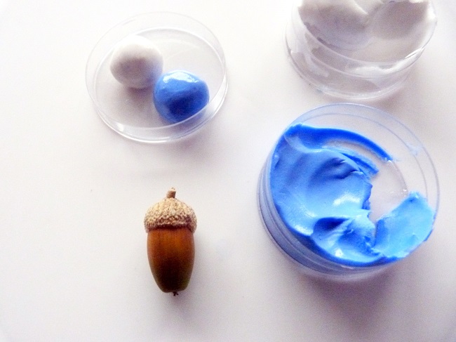 Collier avec un gland en résine, pâte polymère et feuille d'or : Etape 1