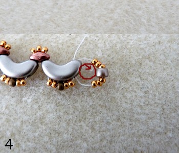 Collier Jéromine Arcos® Khéops® et rocailles par Puca® : Etape 4