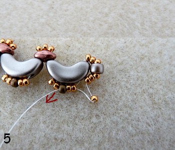 Collier Jéromine Arcos® Khéops® et rocailles par Puca® : Etape 5