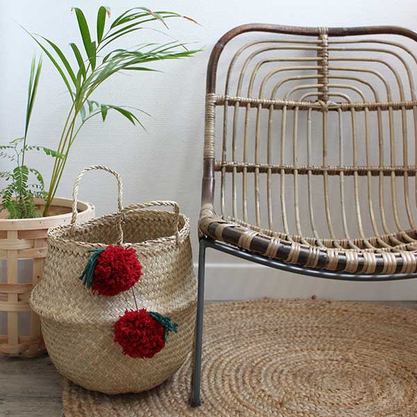 DIY déco pompons cerises pour un sac ou panier