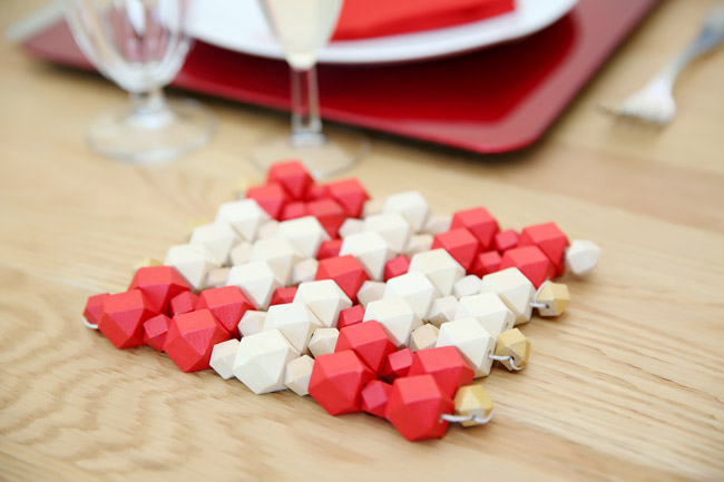 Dessous de plat perles en bois hexagonales style scandinave : Etape 5