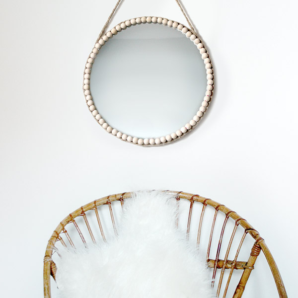 DIY Miroir en perles en bois rondes et cordon de jute