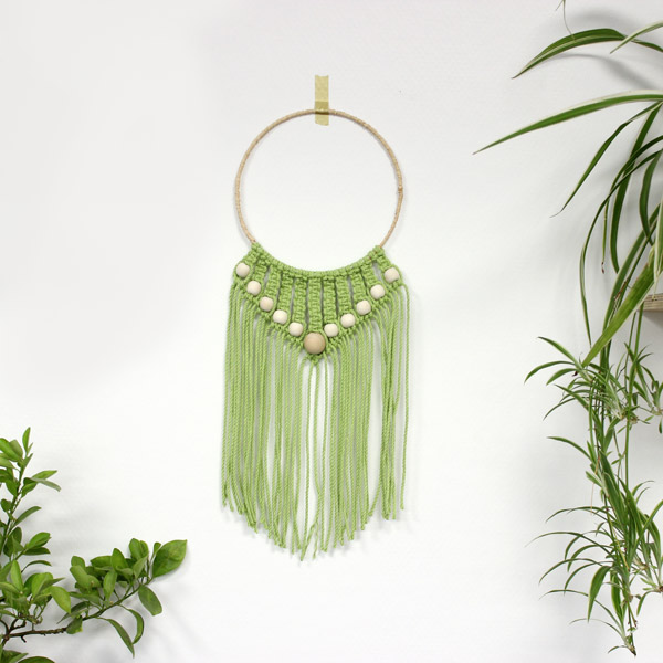 Schéma DIY Suspension murale en macramé facile perles en bois