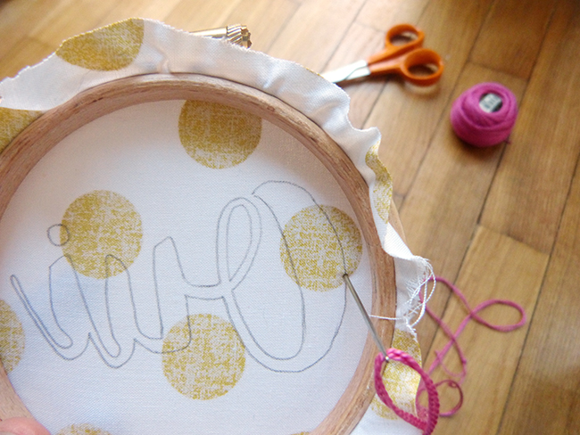DIY broderie - mots brodés sur un tambour : Etape 7