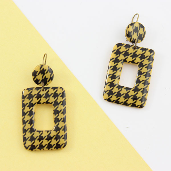 Boucles d'oreilles motif pied de poule polymère et silkscreen
