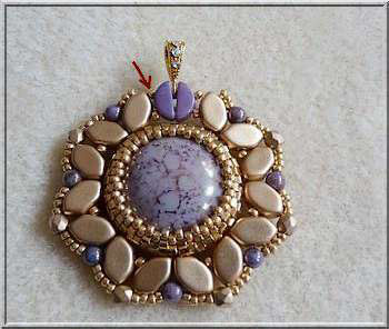 Pendentif collier DIY Mafate en perles de verre Paros et Kos par Puca : Etape 19