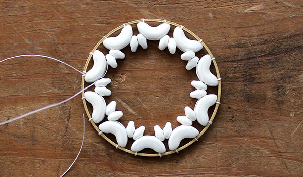 Sautoir Frosted Jungle Super-Khéops et toupies PureCrystal : Etape 2