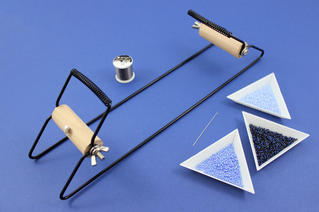 Tissage au m&eacute;tier &agrave; tisser les perles mat&eacute;riel