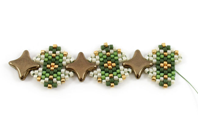 Bracelet Brick Stitch Miyuki et Star Beads : Etape 4
