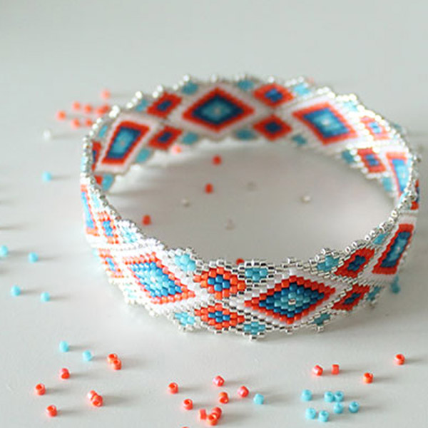 Bracelet bangle DIY tissage peyote circulaire avec des perles  de verre Miyuki Delicas