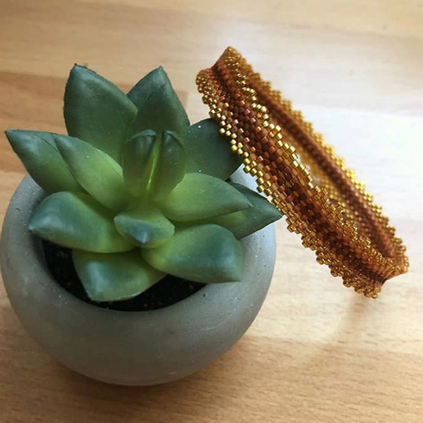 DIY Bracelet bangle tissage peyote circulaire avec des perles de verre Miyuki Delicas