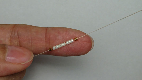 DIY bague tissage peyote croisé en perles miyuki : Etape 1