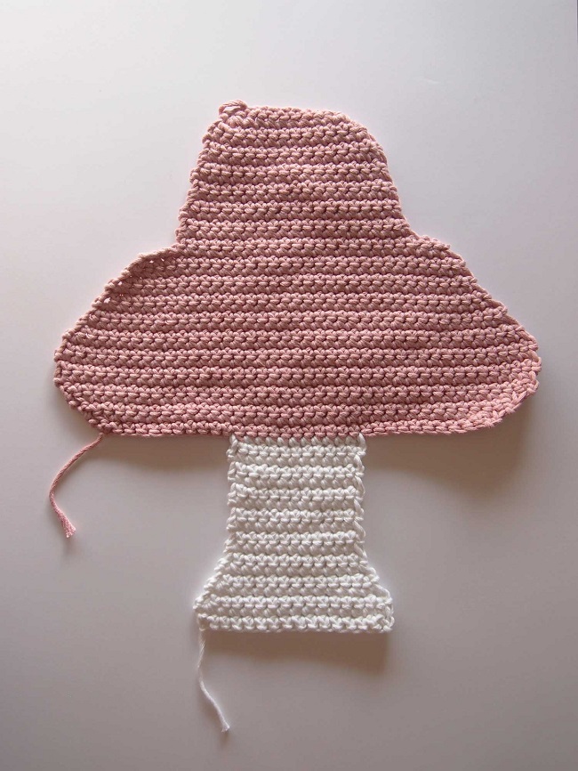 coussin-champignon-pastel-crochet-coton-natura-XL-DMC--04