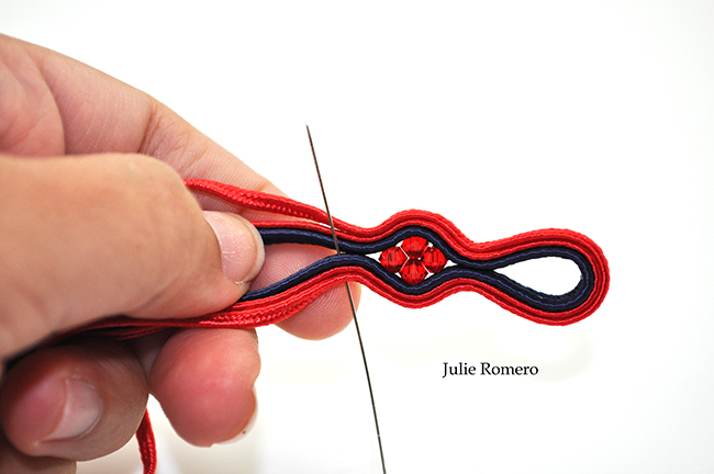 Bracelet en soutache et cristaux PureCrystal : Etape 4