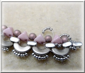 Collier Céline Super-KhéopS® , Ios® et Arcos® par Puca : Etape 12 Collier Céline Super-KhéopS® , Ios® et Arcos® par Puca : Etape 12