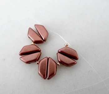 Boucles d'oreilles avec perles Tinos®, Arcos®, Minos® par Puca® : Etape 2