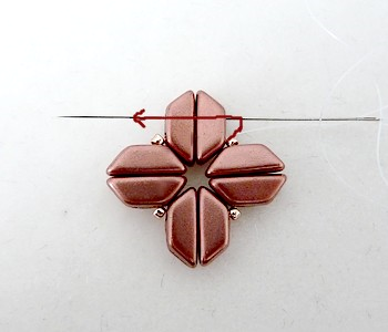 Boucles d'oreilles avec perles Tinos®, Arcos®, Minos® par Puca® : Etape 4