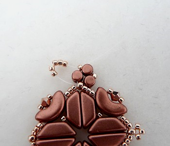 Boucles d'oreilles avec perles Tinos®, Arcos®, Minos® par Puca® : Etape 14