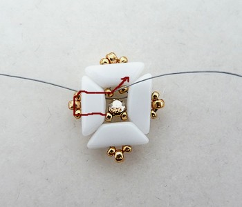 Bracelet avec perles Tinos®, Arcos®, Pinch, toupies PureCrystal® et Strass Mesh : Etape 7