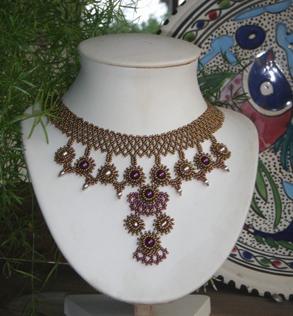 Mademoiselle Sandrine collier Rocailles et rondes nacrées