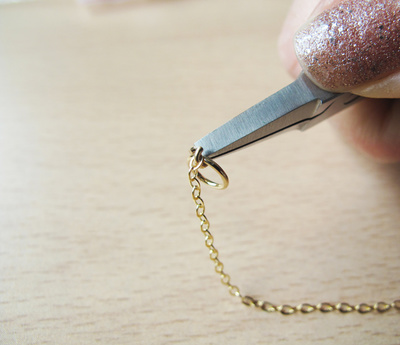 Trio bagues de phalange Breloque Feuilles Strass PureCrystal et Perles Chips : Etape 1