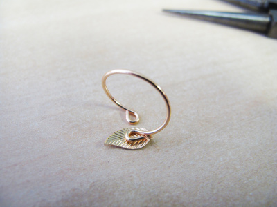 Trio bagues de phalange Breloque Feuilles Strass PureCrystal et Perles Chips : Etape 9